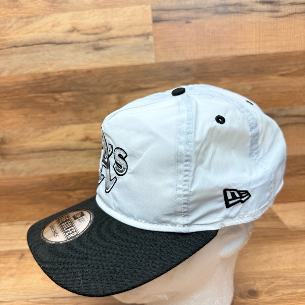 New Era Oakland A's White Black Silver Exclusive 9FORTY A-Frame Snapback Hat Cap - Picture 3 of 6